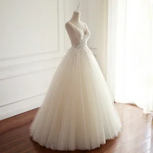 A-Line Sexy Backless Sleeveless V Neck Pleat Wedding Dress Embroidery Beaded A-Line Lace Bridal Gown