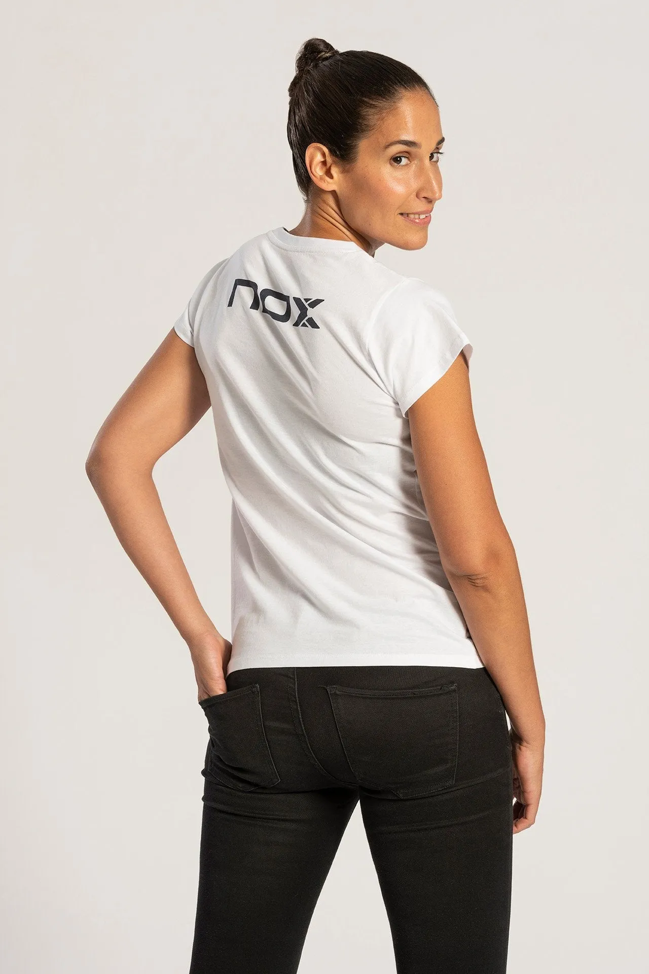 Camiseta Casual NOX Blanca con Letras Azules - Talla XS