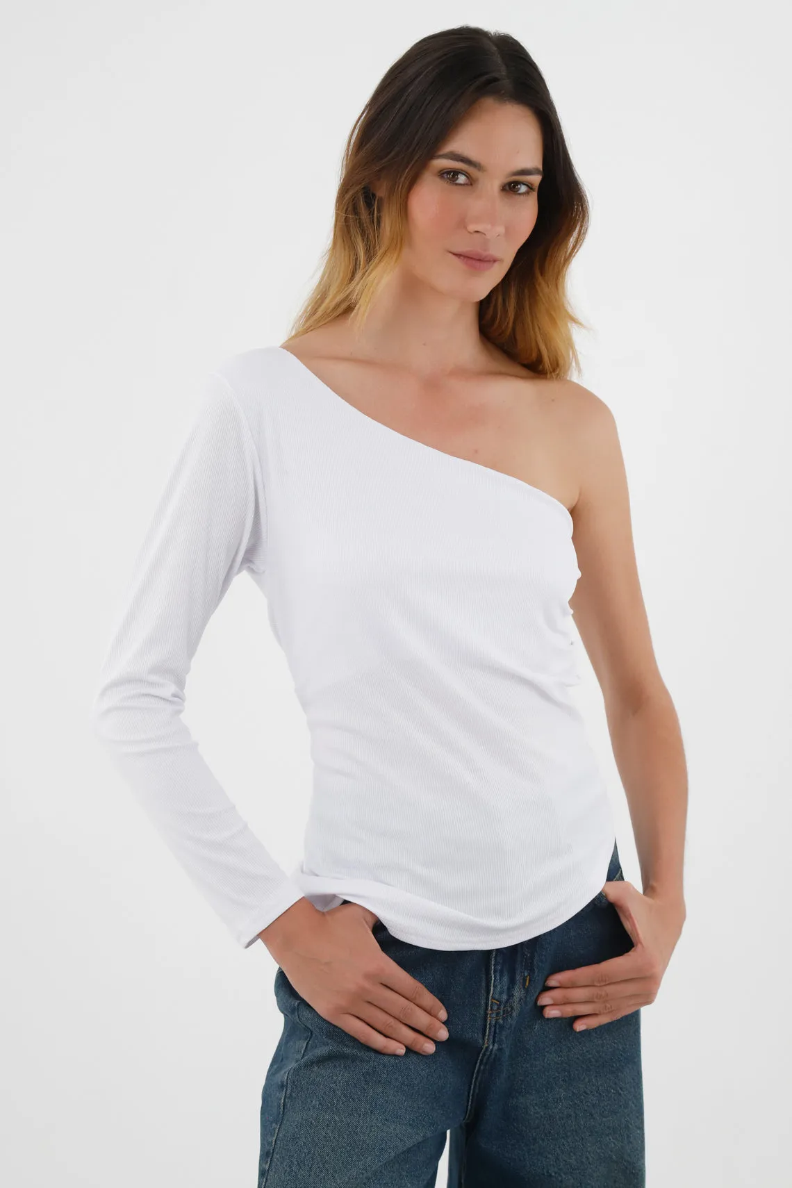 Camiseta de un solo hombro blanca para mujer